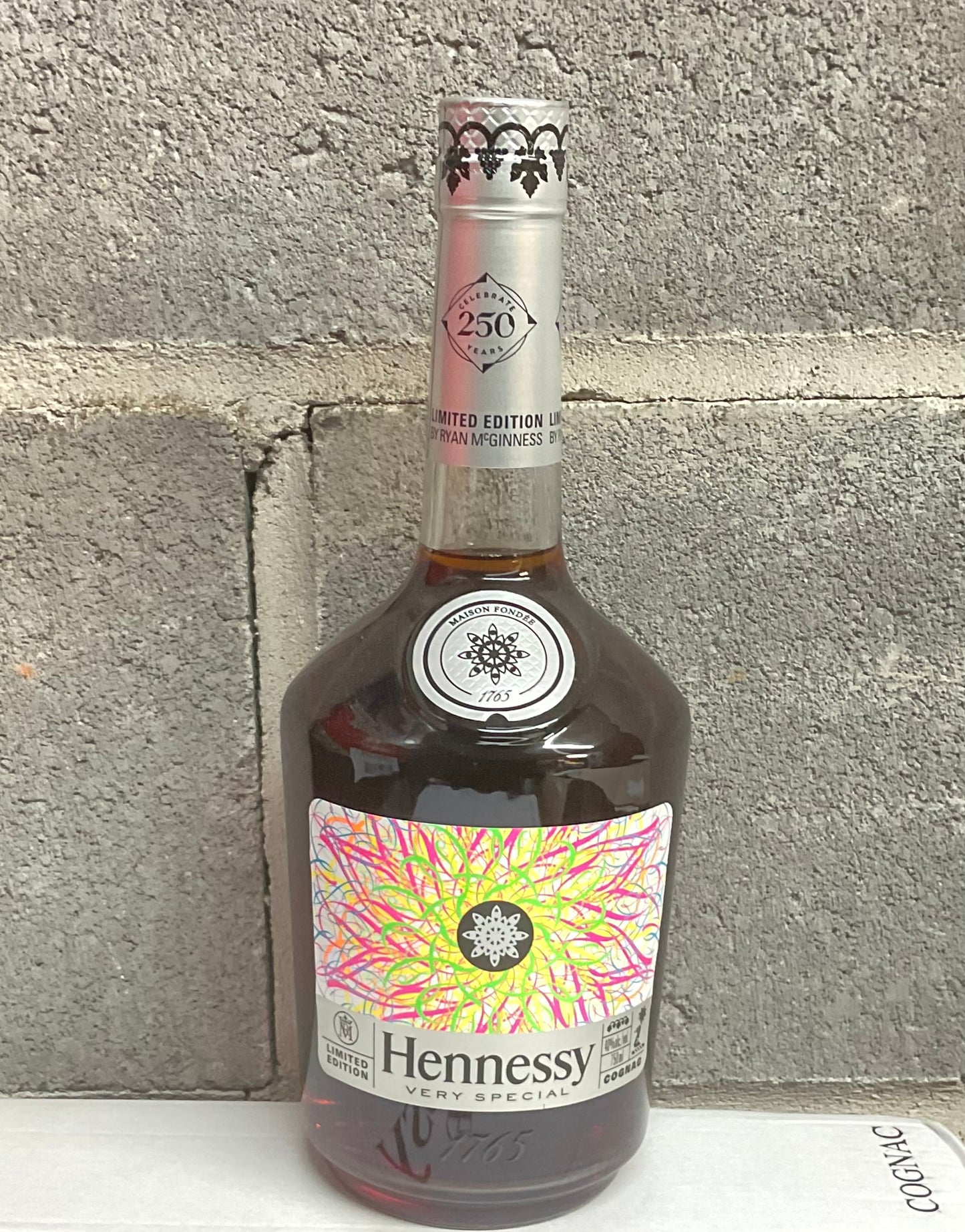 Hennessy V.S. Os Gemeos Limited Edition Cognac – Cutrateliquors