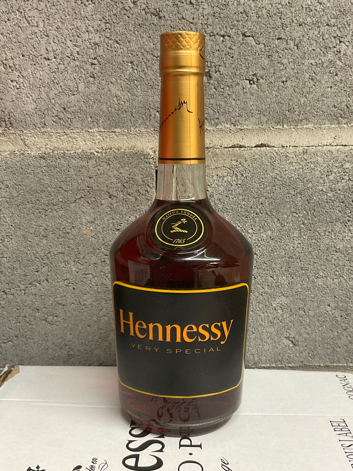 HENNESSY COGNAC VS LUMINOUS BOTTLE FRANCE 750ML - Remedy Liquor