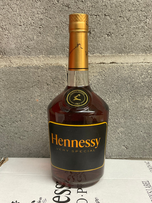 Hennessy V.S. Luminous Cognac 750ml